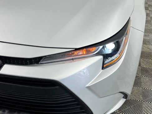Used 2025 Toyota Corolla LE w/ Convenience Package image 12