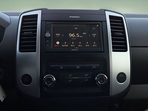 Used 2013 Nissan Xterra PRO-4X w/ Pro-4x Leather Pkg image 30