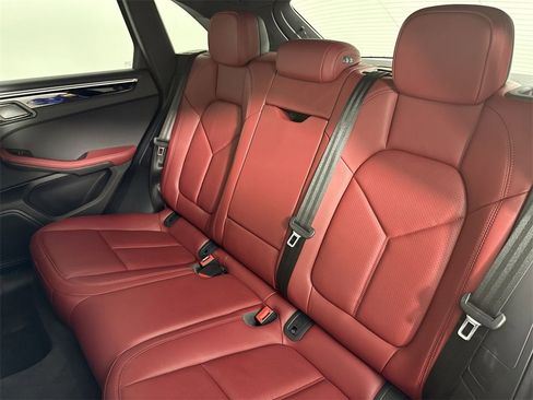Certified 2022 Porsche Macan S image 22