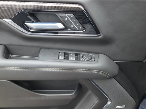 Used 2025 GMC Yukon Elevation image 27