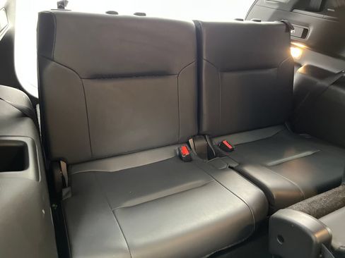 Used 2024 Mitsubishi Outlander SE FWD image 38
