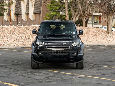 Used 2023 Land Rover Defender 130 X-Dynamic SE image 2