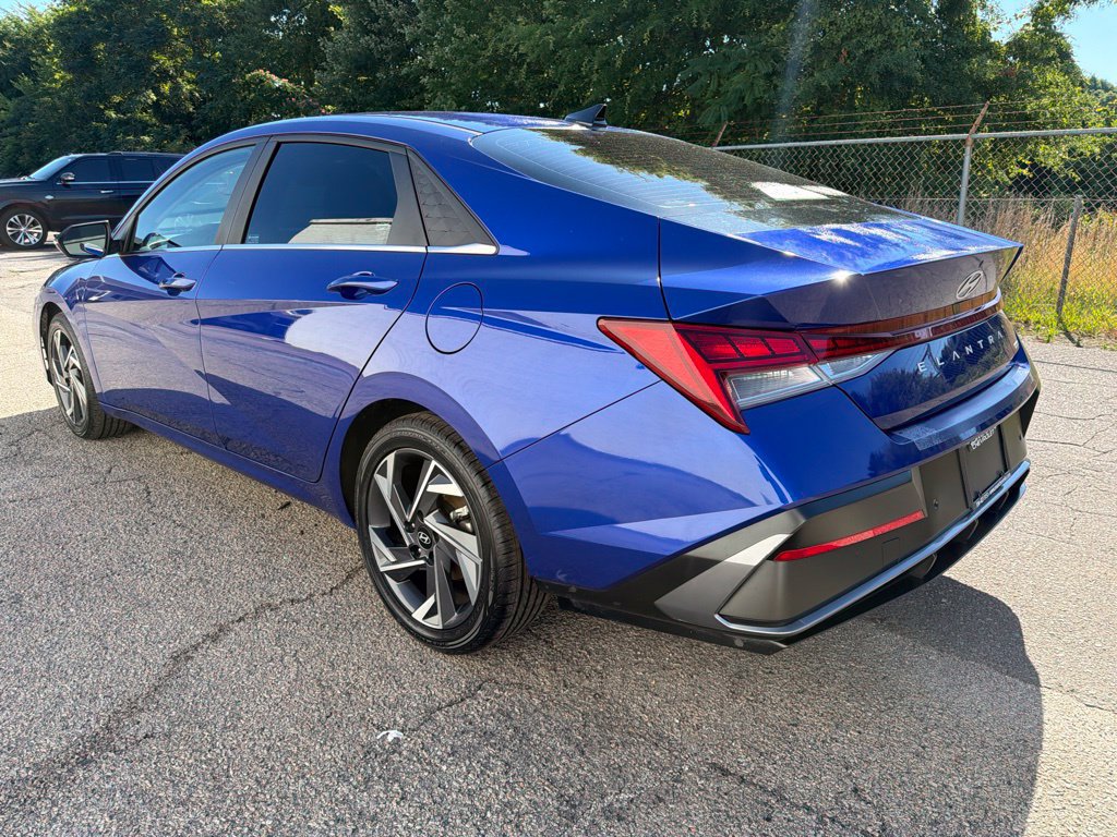 Used 2024 Hyundai Elantra Limited FWD image 4