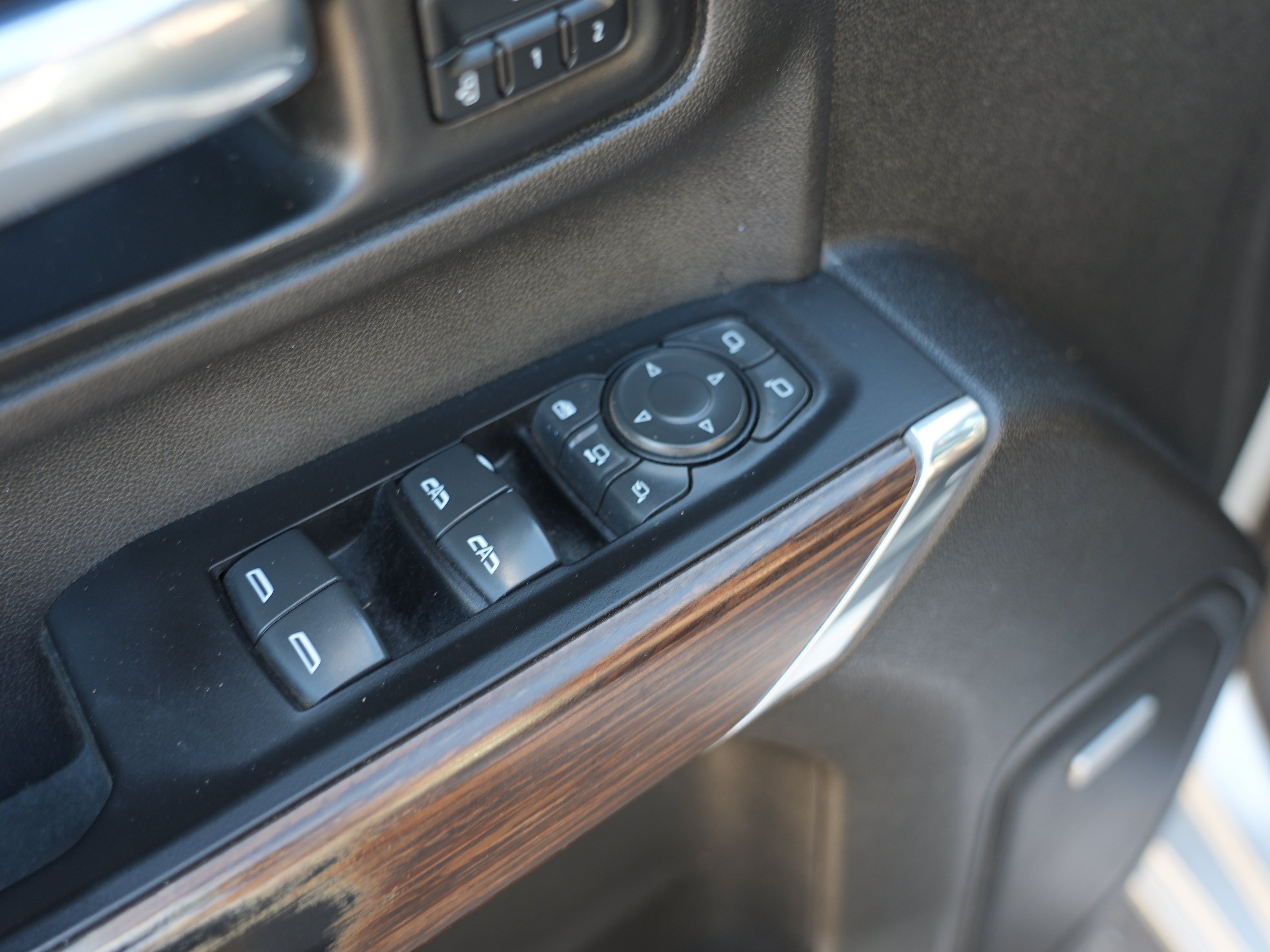 Used 2022 Chevrolet Silverado 2500 High Country w/ Safety Package II AWD/4WD image 18
