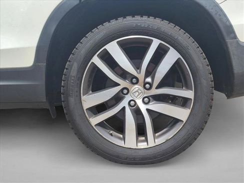Used 2018 Honda Pilot Touring image 9