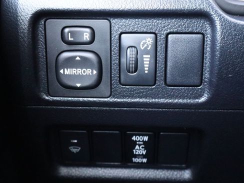 Used 2018 Toyota 4Runner SR5 Premium AWD/4WD image 31