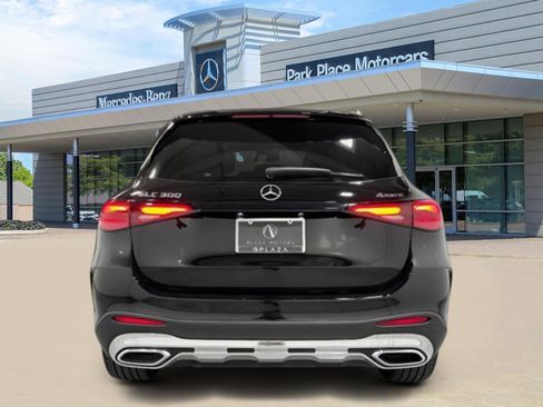 Certified 2025 Mercedes-Benz GLC 300 4MATIC image 4