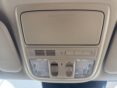 Used 2018 Honda CR-V Touring image 40