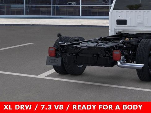 New 2025 Ford F350 XL w/ XL Chrome Package image 43