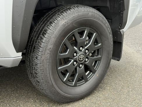 Certified 2025 Toyota 4Runner SR5 image 37