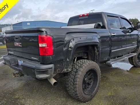 Used 2017 GMC Sierra 3500 Denali image 3