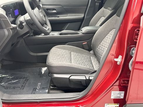 Used 2025 Nissan Kicks SV w/ SV Premium Package AWD/4WD image 11