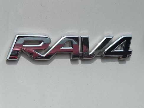 Used 2025 Toyota RAV4 XLE w/ Convenience Package AWD/4WD image 11