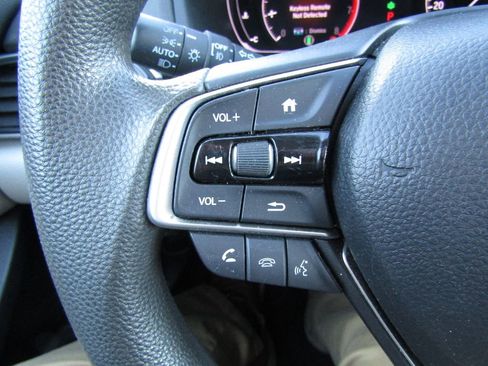 Used 2020 Honda Accord EX image 21