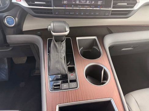 Used 2024 Toyota Sienna XLE image 24