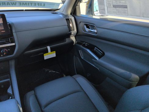 New 2026 Nissan Pathfinder SL image 19