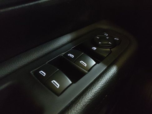 Used 2024 GMC Terrain SLE AWD/4WD image 27