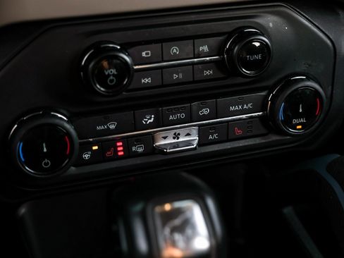 Used 2022 Ford Bronco Wildtrak image 28