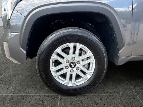 Used 2025 Toyota Tundra SR5 AWD/4WD image 14