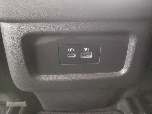 Used 2024 Nissan Pathfinder SV FWD image 13