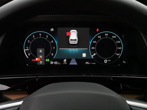 Certified 2025 Volkswagen Atlas Cross Sport SEL R-Line image 21