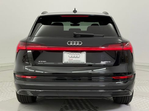 Certified 2022 Audi e-tron Premium w/ Convenience Plus Package image 10