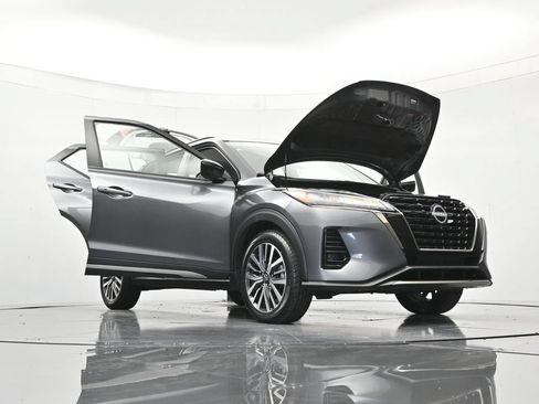 Certified 2024 Nissan Kicks SR FWD image 49