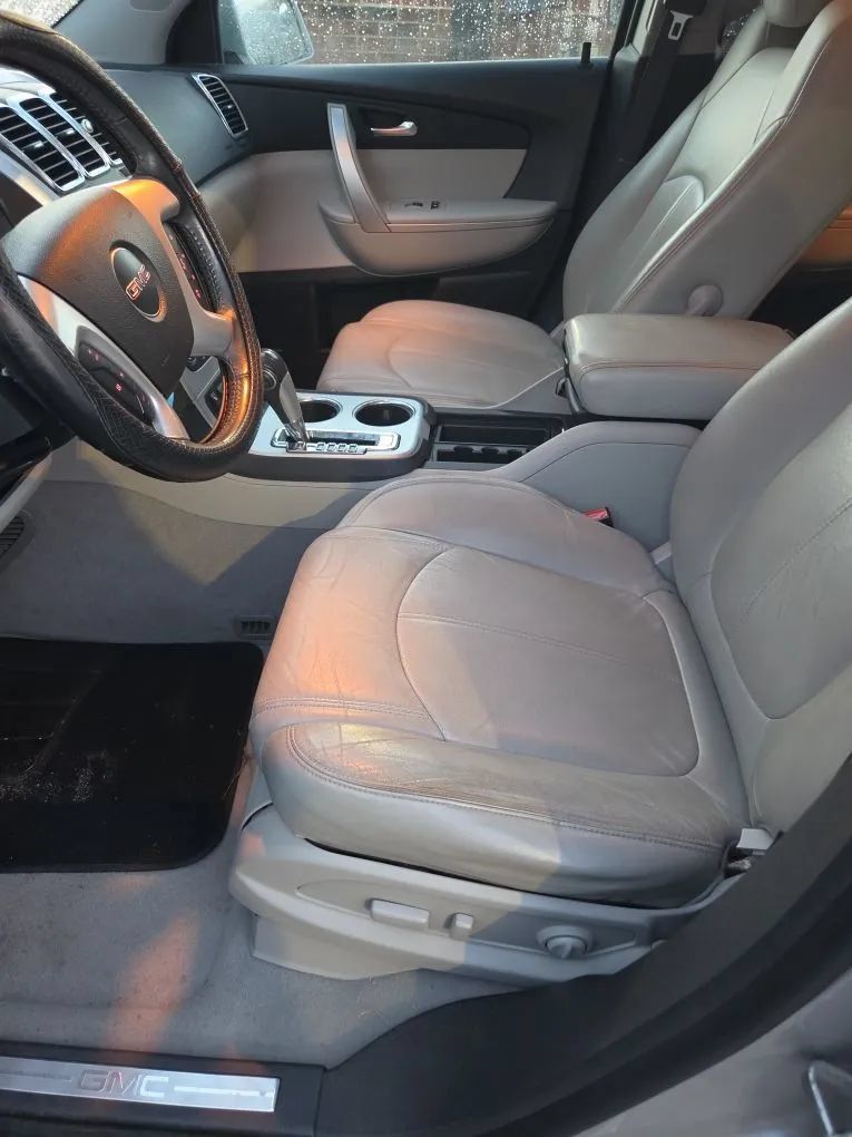 Used 2012 GMC Acadia SLT w/ LPO, 'HIT The Road' Package FWD image 8
