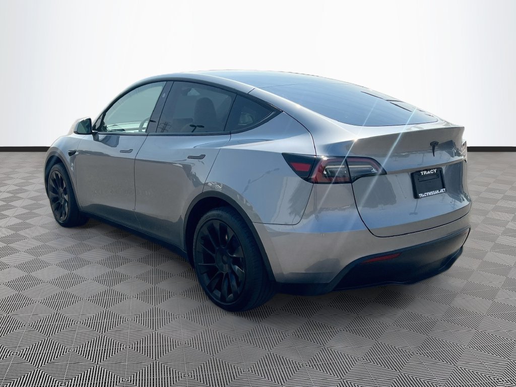 Used 2025 Tesla Model Y Long Range RWD image 5