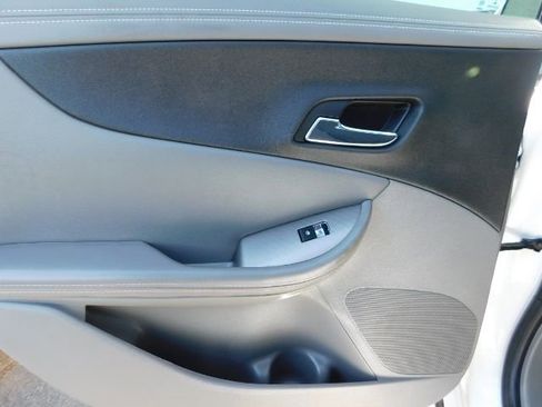 Used 2017 Chevrolet Impala LS image 14