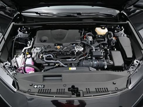 New 2026 Toyota Camry Hybrid FWD image 17
