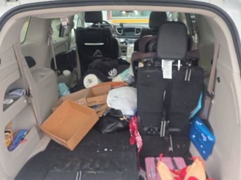 Used 2019 Chrysler Pacifica Touring-L Plus w/ Tire & Wheel Group FWD image 21