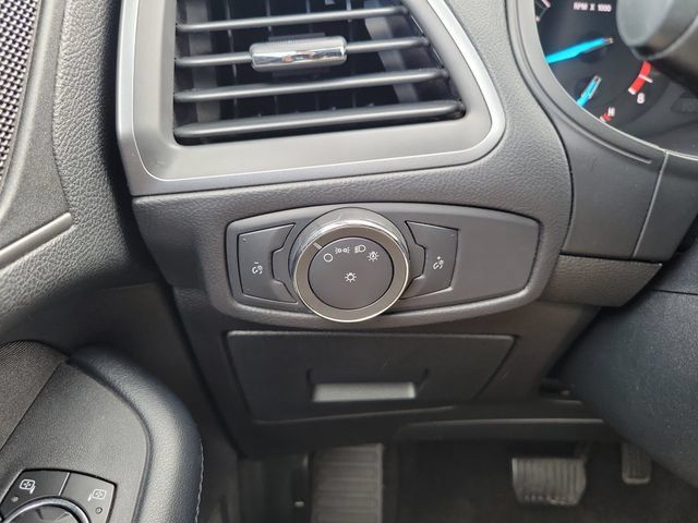 Used 2015 Ford Edge SE FWD image 22
