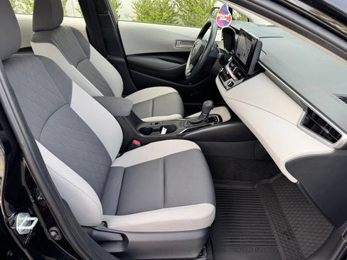 Used 2025 Toyota Corolla LE w/ Convenience Package FWD image 26