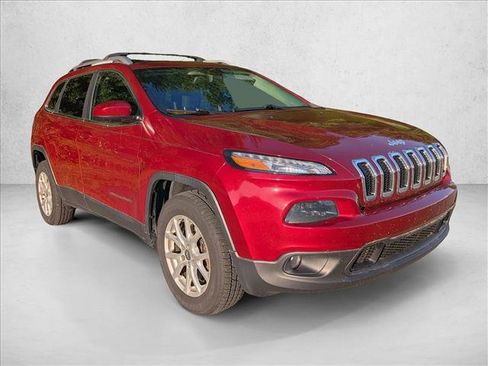 Used 2015 Jeep Cherokee Latitude w/ Comfort/Convenience Group AWD/4WD image 3