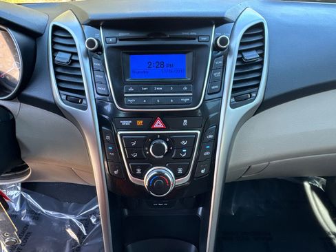 Used 2016 Hyundai Elantra GT image 28