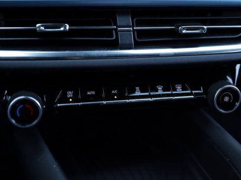 Used 2024 Chevrolet Equinox EV LT image 21