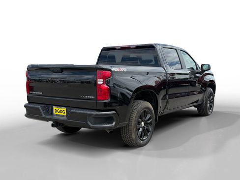 Used 2023 Chevrolet Silverado 1500 Custom AWD/4WD image 5