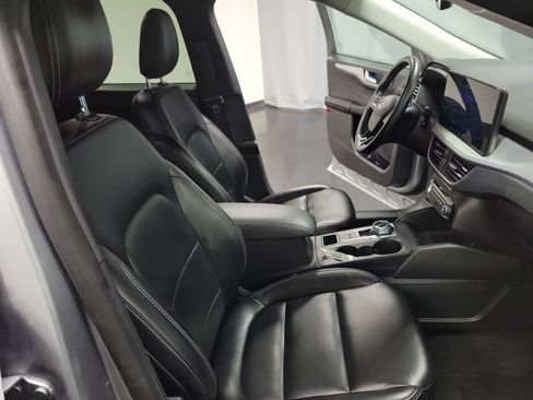 Used 2024 Ford Escape Platinum AWD/4WD image 29