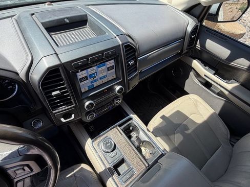 Used 2019 Ford Expedition Max Limited RWD image 19