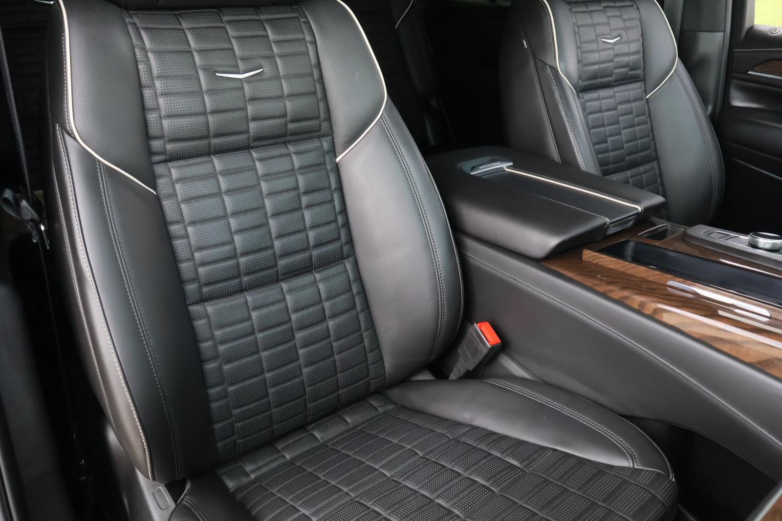 Used 2023 Cadillac Escalade Sport Platinum RWD image 27