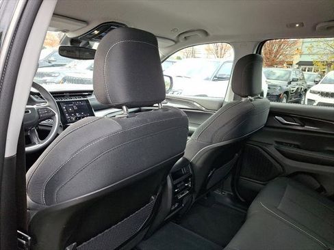 Certified 2023 Jeep Grand Cherokee Laredo image 21