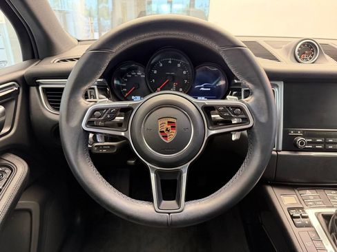 Used 2017 Porsche Macan AWD/4WD image 11