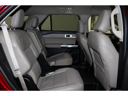 Used 2022 Ford Explorer Limited w/ Equipment Group 301A image 26