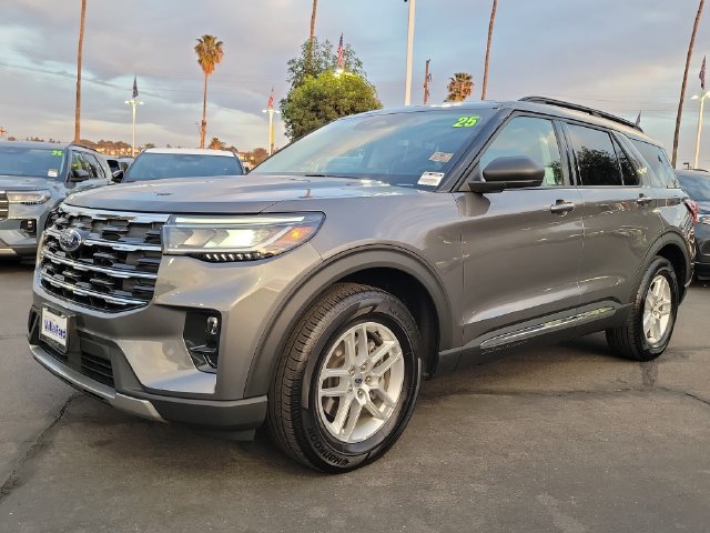 Used 2025 Ford Explorer Active w/ Active Comfort Package RWD image 28