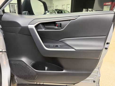 Used 2025 Toyota RAV4 LE image 33