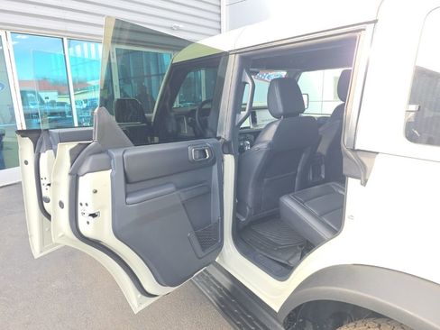 New 2025 Ford Bronco Outer Banks w/ Sasquatch Package image 28