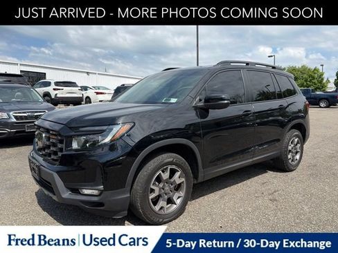 Used 2023 Honda Passport TrailSport image 3