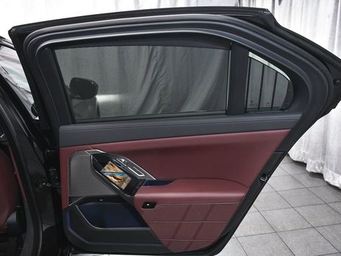 Used 2023 BMW 760i xDrive w/ Parking Assistance Package image 18