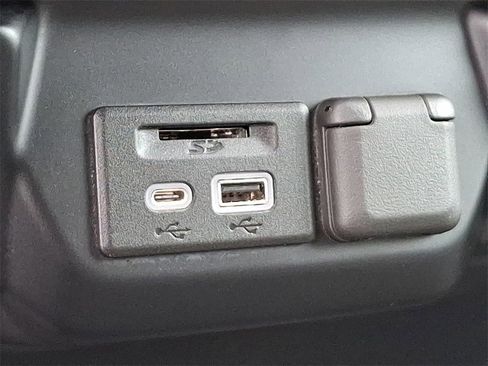 Used 2022 Chevrolet Silverado 2500 LT w/ Convenience Package image 23